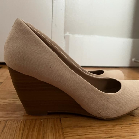 Shoes - Picture 2 of 4